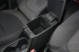 2022款丰田卡罗拉锐放