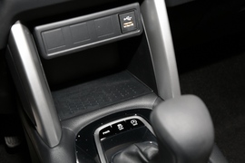 2022款丰田卡罗拉锐放