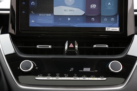 2022款丰田卡罗拉锐放