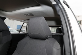 2022款丰田卡罗拉锐放