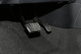 2022款丰田卡罗拉锐放