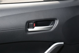 2022款丰田卡罗拉锐放