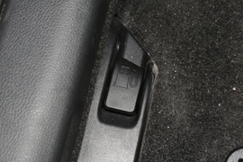 2022款丰田卡罗拉锐放