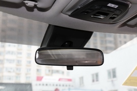 2022款丰田卡罗拉锐放