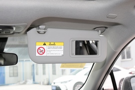 2022款丰田卡罗拉锐放