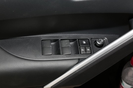 2022款丰田卡罗拉锐放