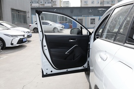 2022款丰田卡罗拉锐放