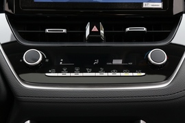 2022款丰田卡罗拉锐放