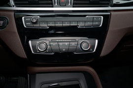   2022款宝马X1 sDrive20Li 时尚型