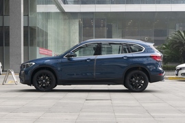   2022款宝马X1 sDrive20Li 时尚型
