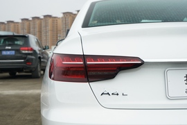 2022款奥迪A4L