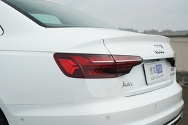 2022款奥迪A4L
