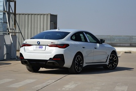 2022款宝马i4