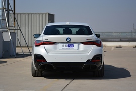 2022款宝马i4
