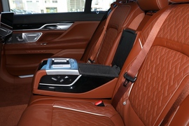 2021款宝马740Li