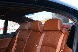 2021款宝马740Li