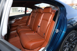 2021款宝马740Li