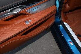 2021款宝马740Li