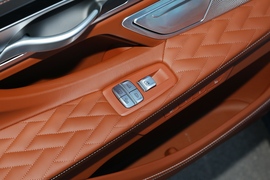 2021款宝马740Li