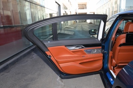 2021款宝马740Li