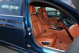 2021款宝马740Li