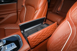 2021款宝马740Li