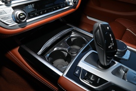 2021款宝马740Li