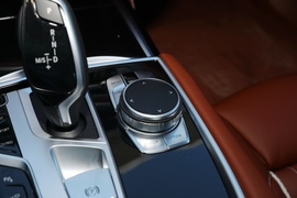 2021款宝马740Li