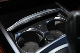 2021款宝马740Li