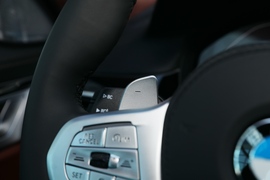 2021款宝马740Li