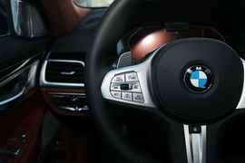 2021款宝马740Li