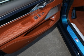 2021款宝马740Li