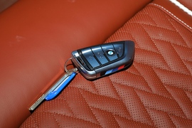 2021款宝马740Li