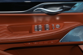 2021款宝马740Li