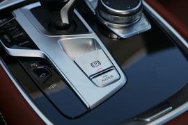 2021款宝马740Li