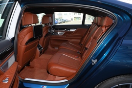 2021款宝马740Li