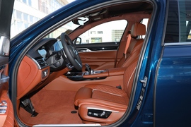 2021款宝马740Li