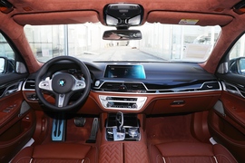 2021款宝马740Li