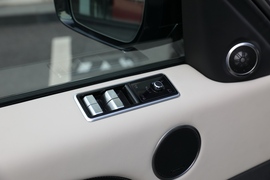 2022款路虎揽胜运动版