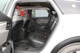 2022款雪铁龙凡尔赛C5