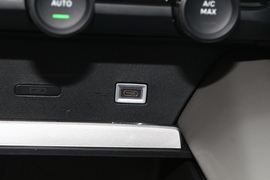 2022款雪铁龙凡尔赛C5