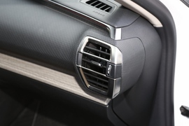 2022款雪铁龙凡尔赛C5