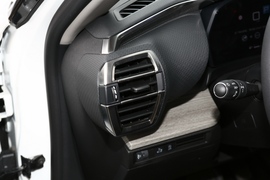 2022款雪铁龙凡尔赛C5