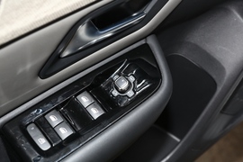 2022款雪铁龙凡尔赛C5