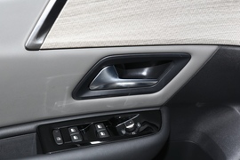 2022款雪铁龙凡尔赛C5