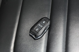 2022款雪铁龙凡尔赛C5