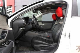 2022款雪铁龙凡尔赛C5