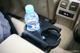 2009款奔驰E300试驾