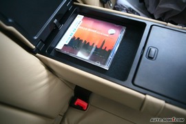 2009款奔驰E300试驾