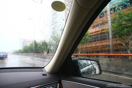 2009款奔驰E300试驾